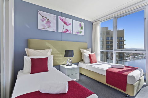 Beach Stay - Ocean & Riverview Resort Chevron Renaissance Central Surfers Paradise - Broome Tourism 9