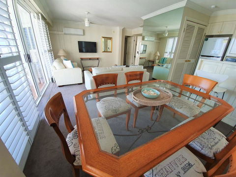Broadbeach Holiday Apartments - Broome Tourism 15