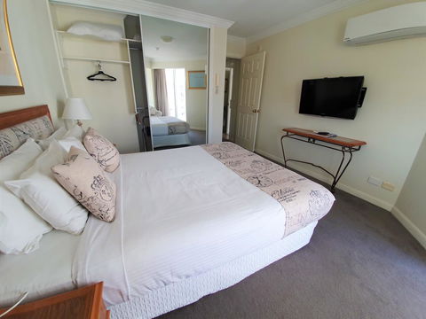 Broadbeach Holiday Apartments - Broome Tourism 13