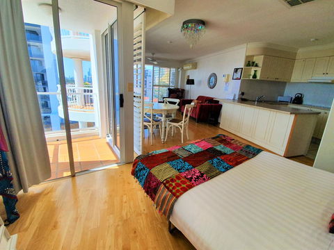 Broadbeach Holiday Apartments - Broome Tourism 25