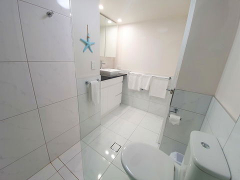 Broadbeach Holiday Apartments - Broome Tourism 8