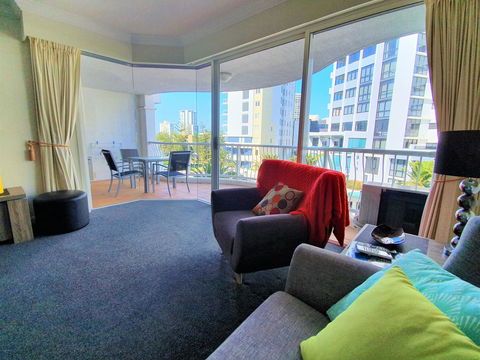 Broadbeach Holiday Apartments - Broome Tourism 3