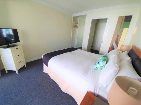 Broadbeach Holiday Apartments - Broome Tourism 27
