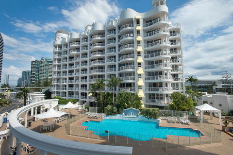 Broadbeach Holiday Apartments - Broome Tourism 0
