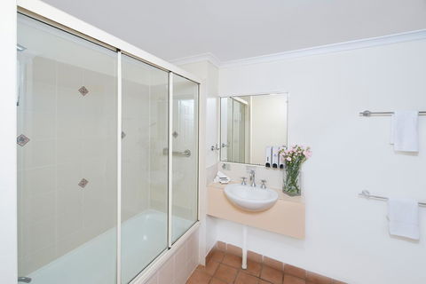 Park Regis Anchorage - Broome Tourism 10