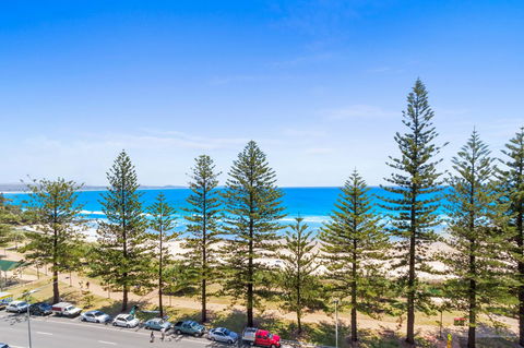 Columbia Beachfront Apartments On Rainbow Bay - Broome Tourism 40