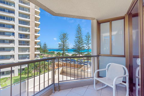 Columbia Beachfront Apartments On Rainbow Bay - Broome Tourism 14