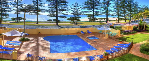 Columbia Beachfront Apartments On Rainbow Bay - Broome Tourism 2