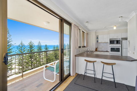 Columbia Beachfront Apartments On Rainbow Bay - Broome Tourism 28