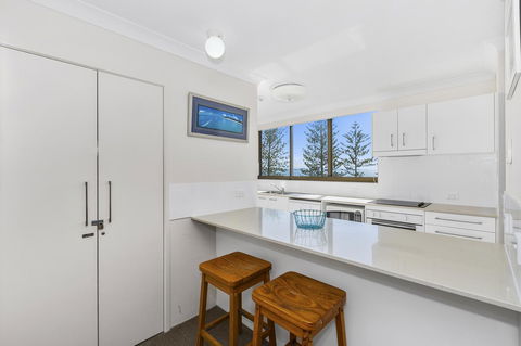 Columbia Beachfront Apartments On Rainbow Bay - Broome Tourism 22