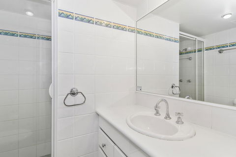 Columbia Beachfront Apartments On Rainbow Bay - Broome Tourism 31