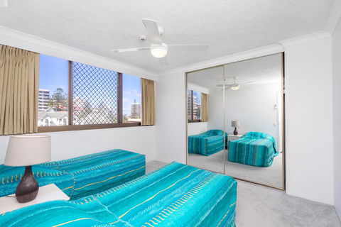 Columbia Beachfront Apartments On Rainbow Bay - Broome Tourism 11