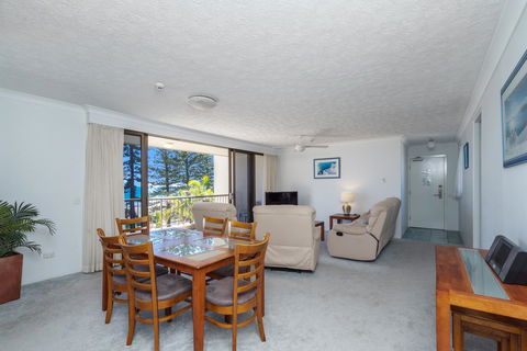 Columbia Beachfront Apartments On Rainbow Bay - Broome Tourism 13