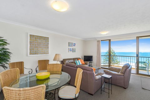 Columbia Beachfront Apartments On Rainbow Bay - Broome Tourism 29