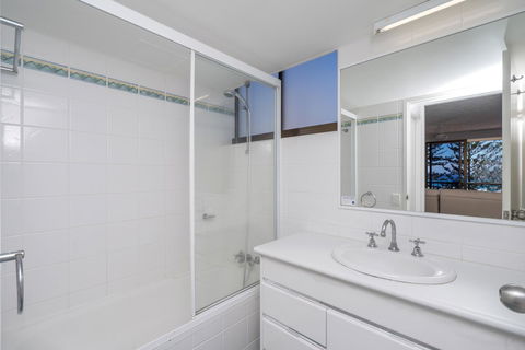 Columbia Beachfront Apartments On Rainbow Bay - Broome Tourism 9