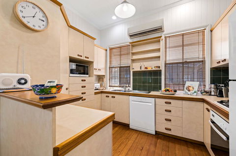 Frangipani House - Broome Tourism 11
