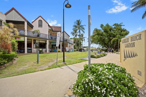 Montipora Unit 3 - In The Heart Of Airlie, Wi-fi And Netflix - Broome Tourism 11