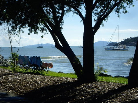 Montipora Unit 3 - In The Heart Of Airlie, Wi-fi And Netflix - Broome Tourism 17