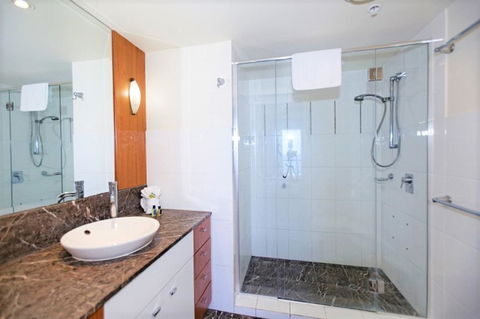 The Towers Of Chevron Renaissance - Holidays Gold Coast - Broome Tourism 38