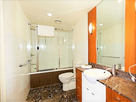 The Towers Of Chevron Renaissance - Holidays Gold Coast - Broome Tourism 35