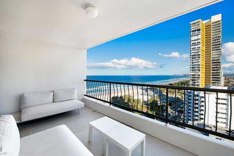 ULTIQA Beach Haven On Broadbeach - Broome Tourism 1