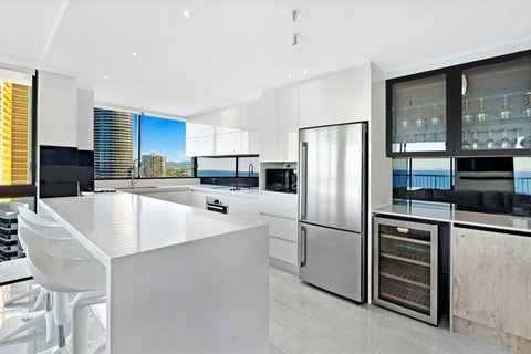 ULTIQA Beach Haven On Broadbeach - Broome Tourism 2
