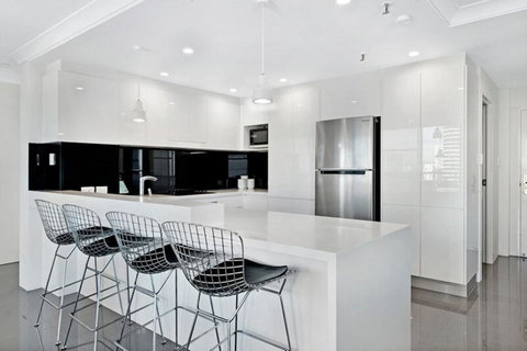 ULTIQA Beach Haven On Broadbeach - Broome Tourism 9