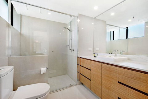 ULTIQA Beach Haven On Broadbeach - Broome Tourism 24