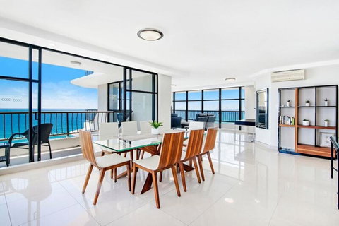 ULTIQA Beach Haven On Broadbeach - Broome Tourism 28