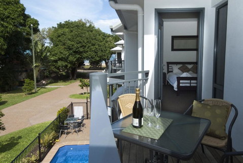 Woodville Beach Townhouse 5 - Broome Tourism 4