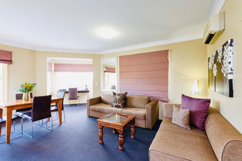 Ambassador On Ruthven - Broome Tourism 28