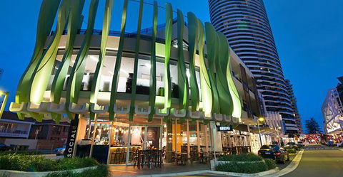 Luxury 3 Bedroom In Heart Of Broadbeach - Broome Tourism 10