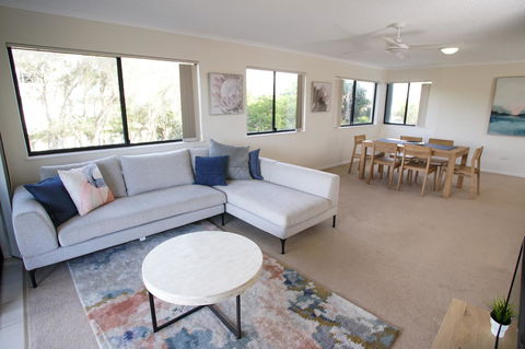 San Marino By The Sea Apartments - Broome Tourism 12