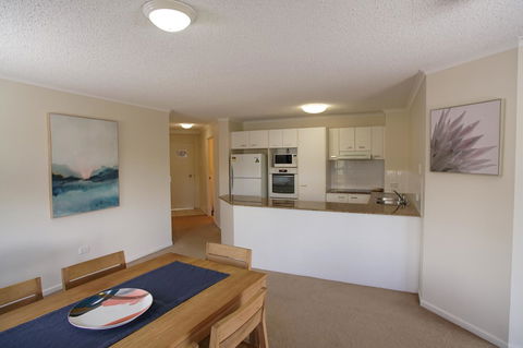 San Marino By The Sea Apartments - Broome Tourism 9