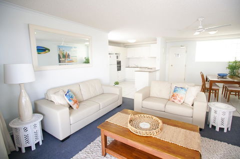 San Marino By The Sea Apartments - Broome Tourism 6