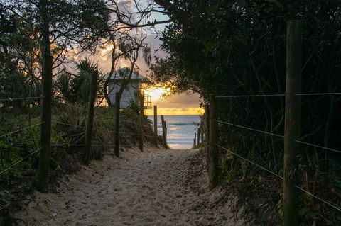 San Marino By The Sea Apartments - Broome Tourism 31
