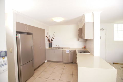 San Marino By The Sea Apartments - Broome Tourism 19