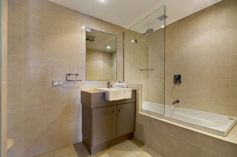 San Marino By The Sea Apartments - Broome Tourism 36
