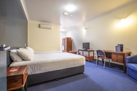 Nightcap At Atherton Hotel - Broome Tourism 11