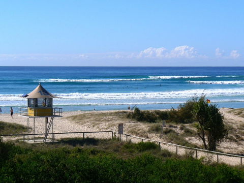 Currumbin Sands On The Beach - Broome Tourism 41