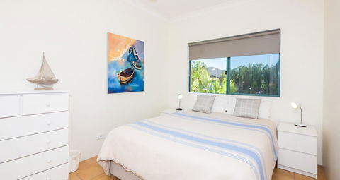 Currumbin Sands On The Beach - Broome Tourism 29