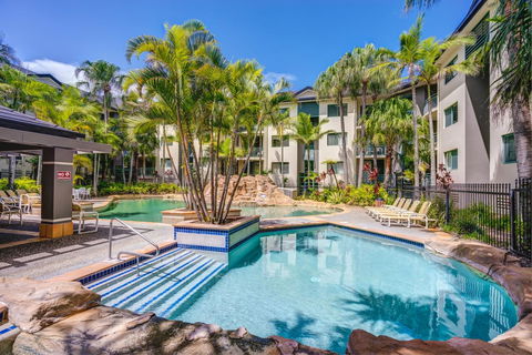 Currumbin Sands On The Beach - Broome Tourism 5