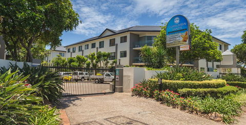 Currumbin Sands On The Beach - Broome Tourism 12