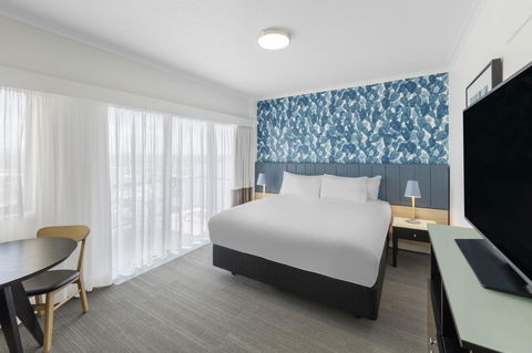 Vibe Hotel Gold Coast - Broome Tourism 8