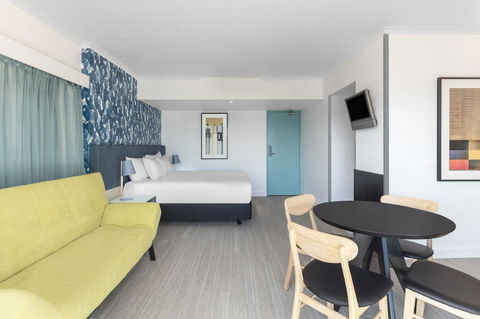 Vibe Hotel Gold Coast - Broome Tourism 35