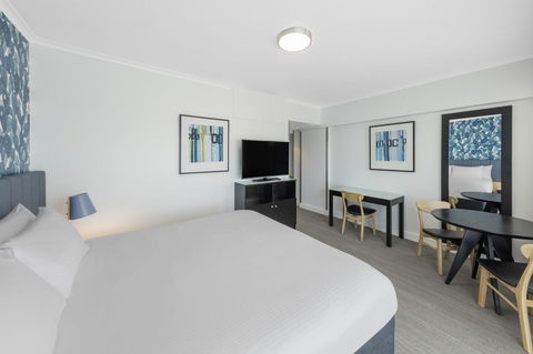 Vibe Hotel Gold Coast - Broome Tourism 10