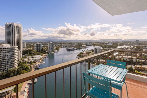Vibe Hotel Gold Coast - Broome Tourism 5