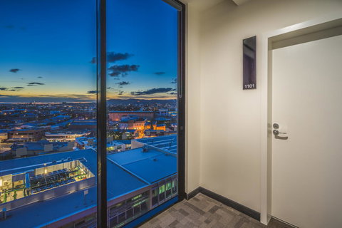 Arena Apartments By CLLIX - Broome Tourism 15