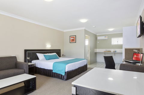 Comfort Inn North Brisbane - Broome Tourism 0