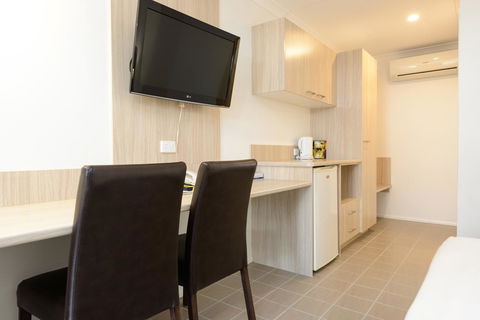 Smart Motels Bert Hinkler - Broome Tourism 40